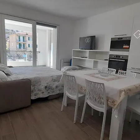Alexia A Pochi Passi Dal Mare Confort Con Box Auto Apartament *