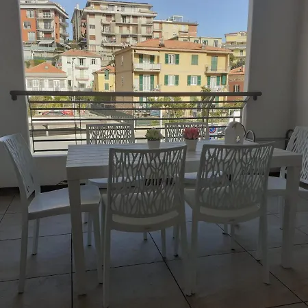 Alexia A Pochi Passi Dal Mare Confort Con Box Auto Apartament *