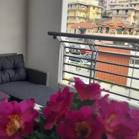 Alexia A Pochi Passi Dal Mare Confort Con Box Auto *