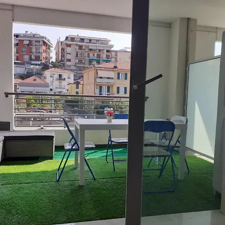 Alexia A Pochi Passi Dal Mare Confort Con Box Auto Διαμέρισμα Αλάσιο
